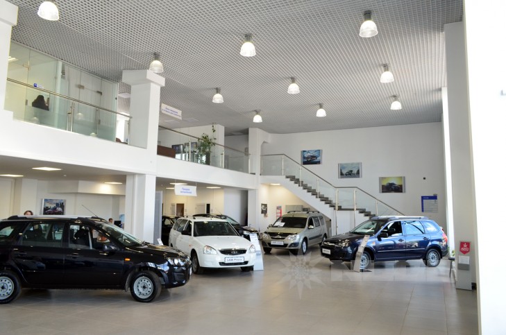 Автосалон «ГУСАР»